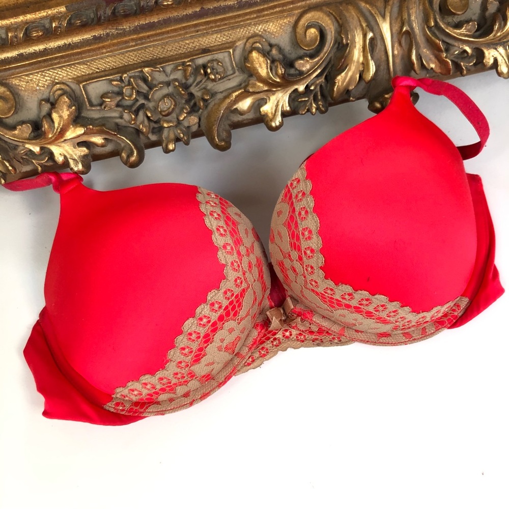 Victoria Secret Bombshell Push Up Bra